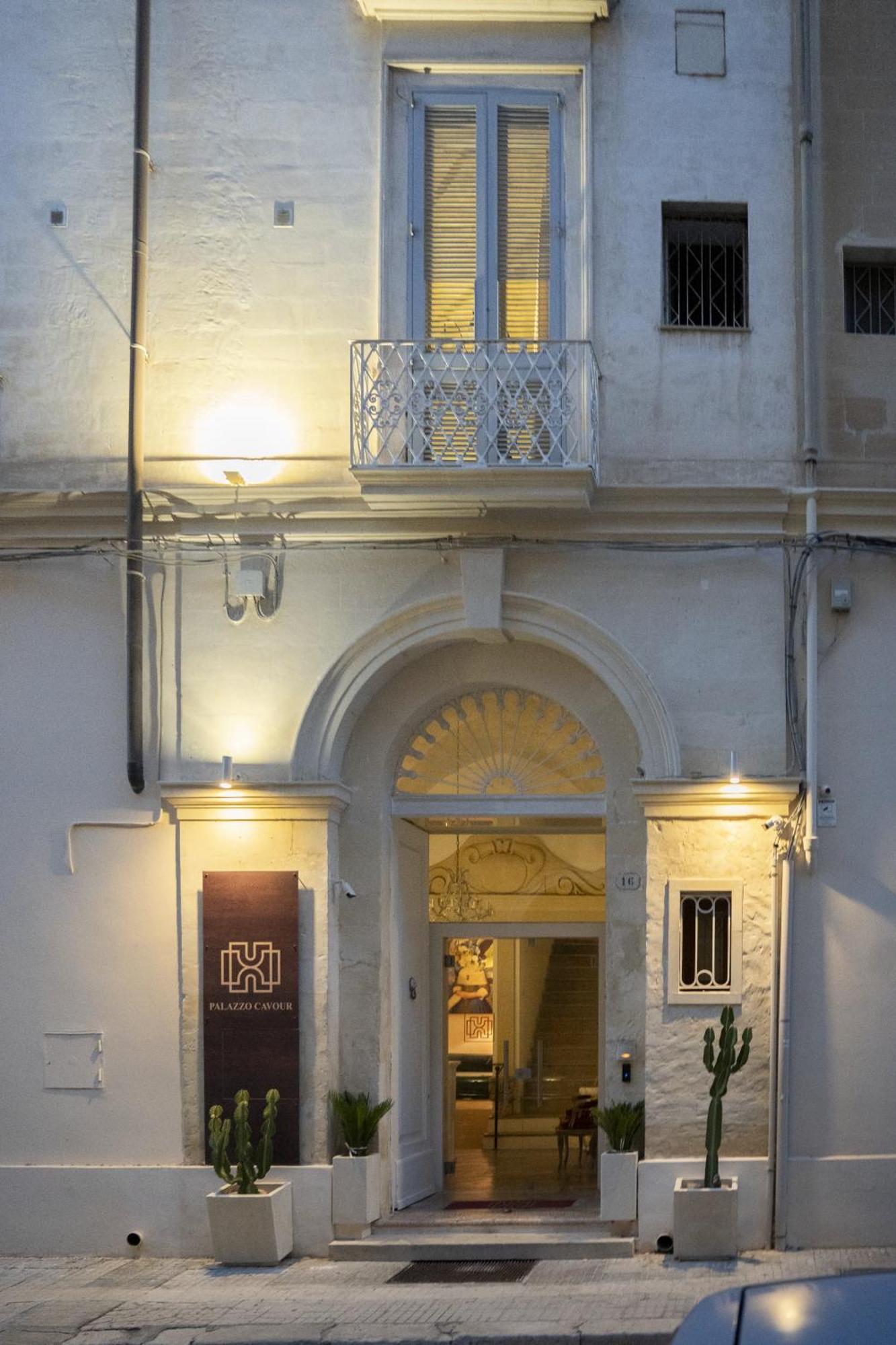 Palazzo Cavour Bed and Breakfast Lecce Exteriör bild