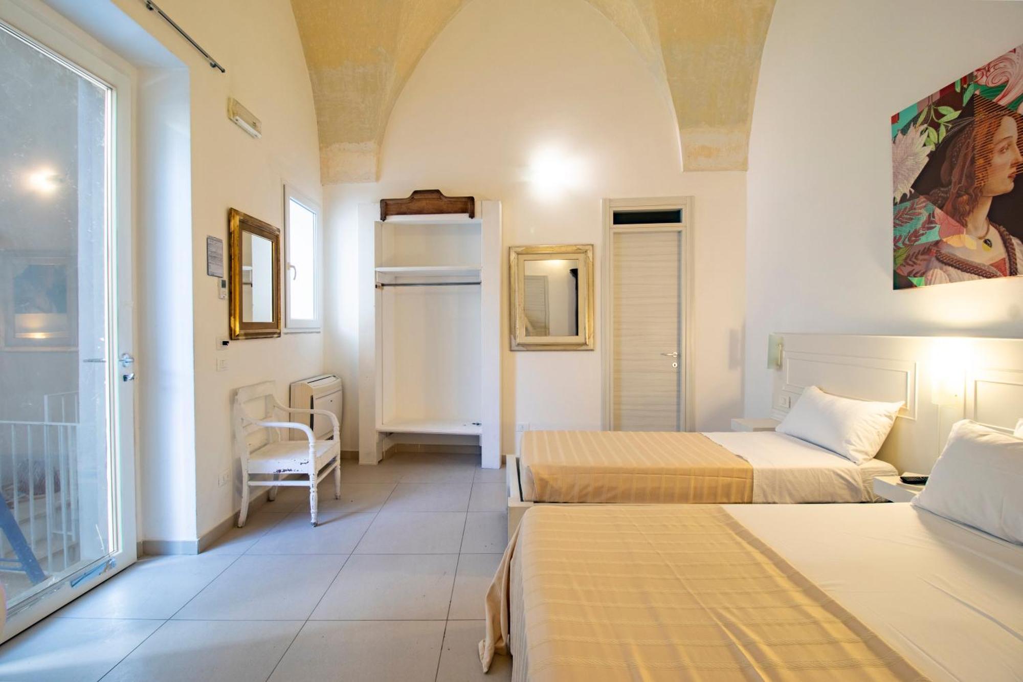 Palazzo Cavour Bed and Breakfast Lecce Exteriör bild